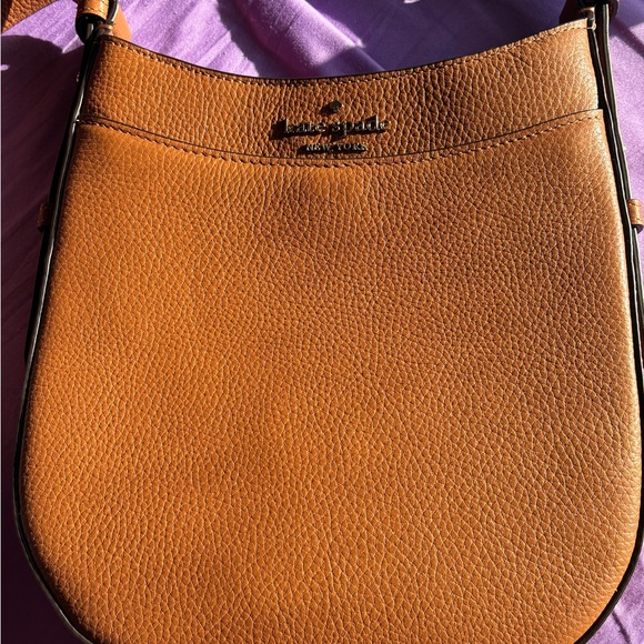 Kate Spade “Gingerbread” Leila North South Crossbody Bag - Picture 2 of 5